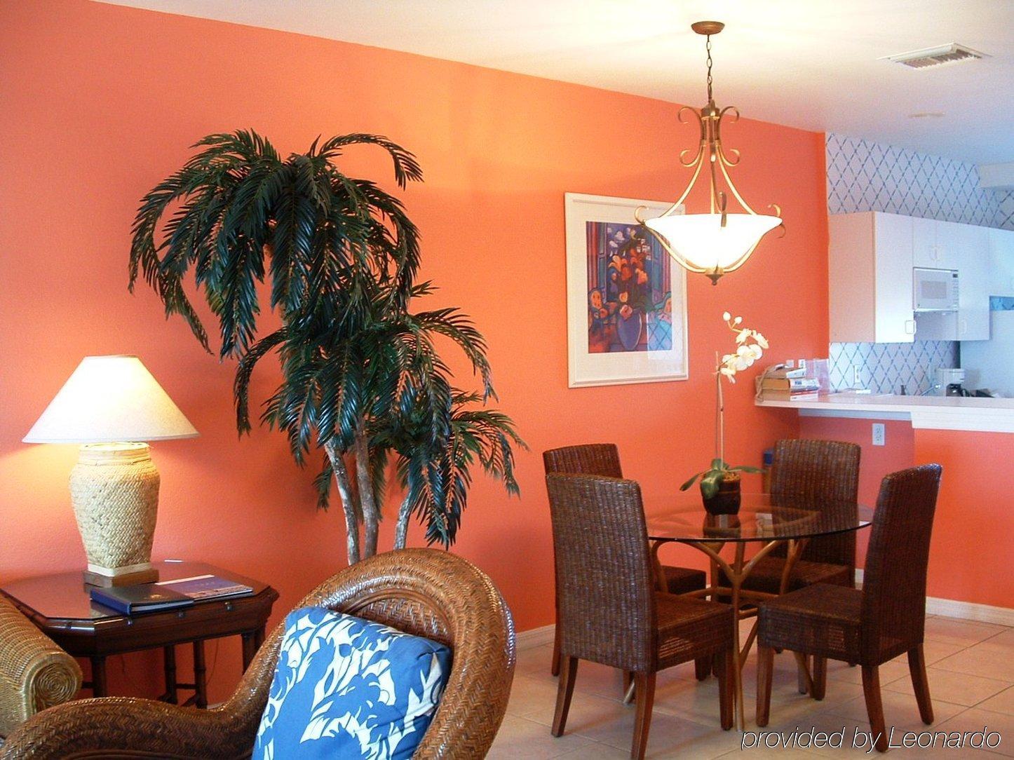 Olde Marco Island Inn And Suites Room photo